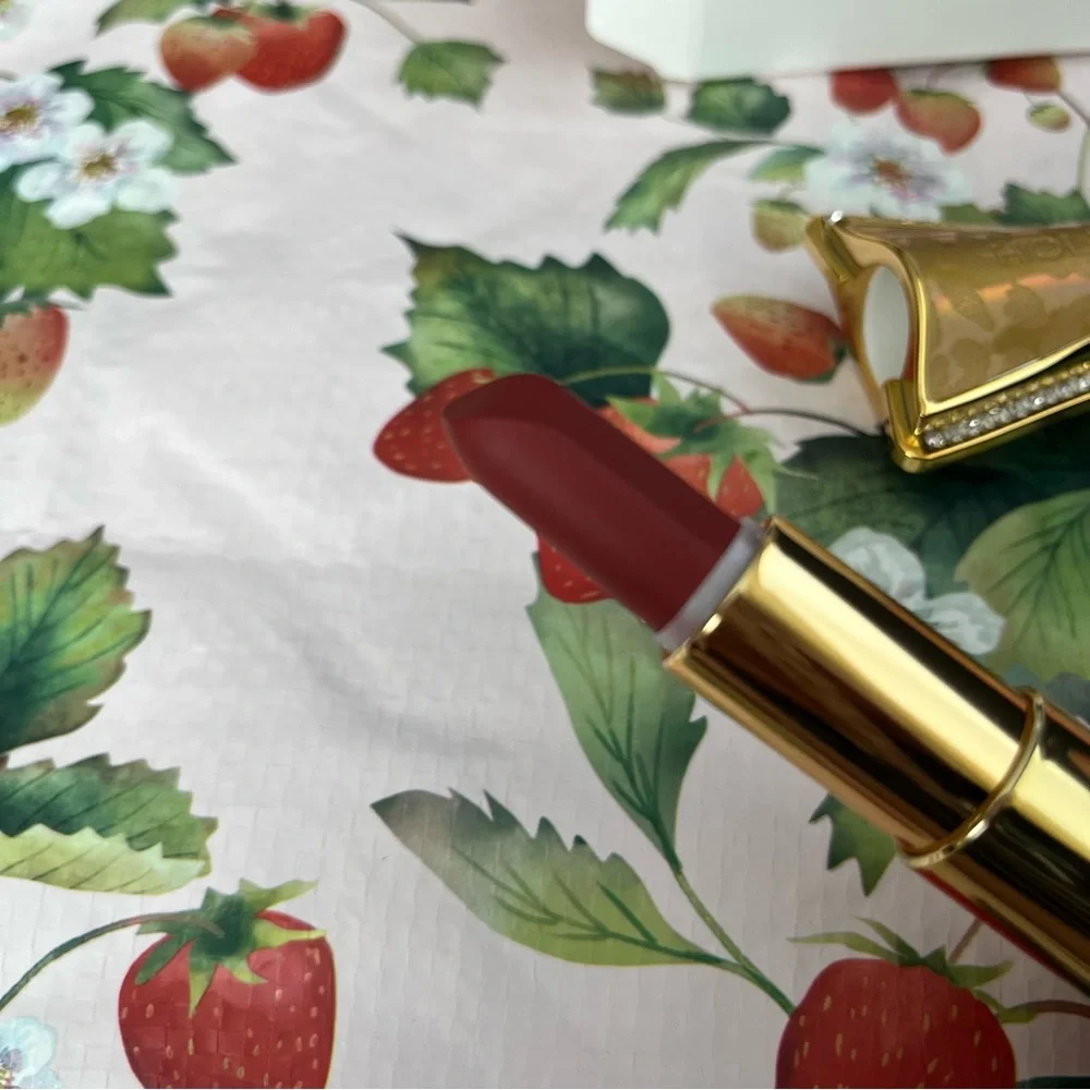 Classic Red Lipstick in Gorgeous Gold Packaging - Picture 12 of 14